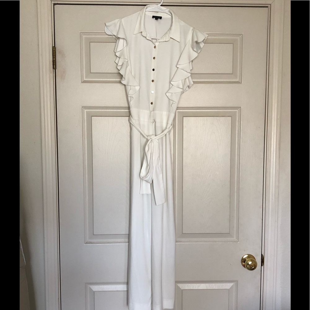 White sleeveless jump suit